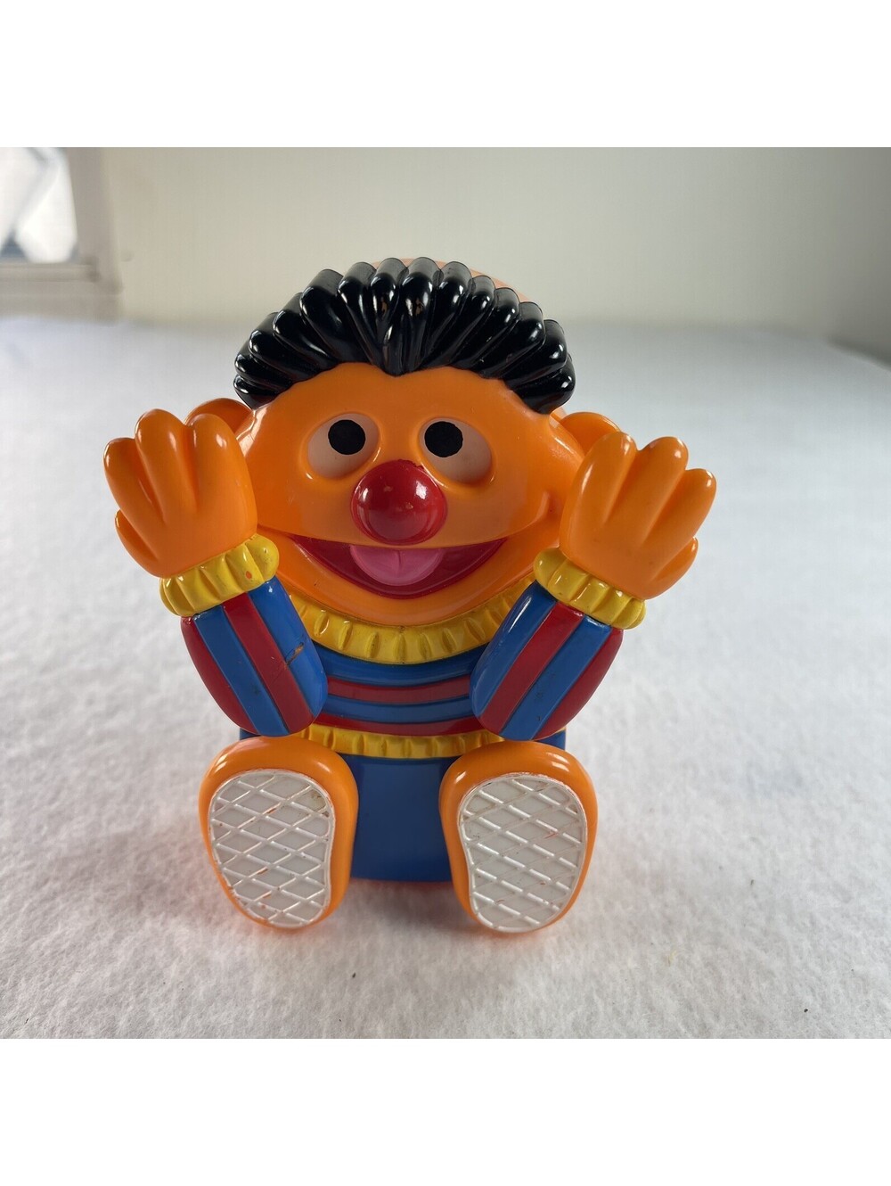 Vintage - TYCO - Sesame Street ERNIE Peek A Boo Musical Wind Up Toy - Works 1993